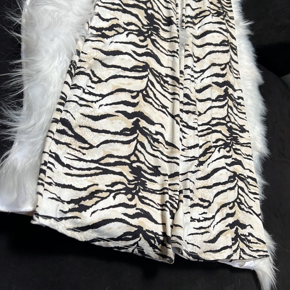 Fashion Nova Zebra Halter Set - Picture 5 of 7